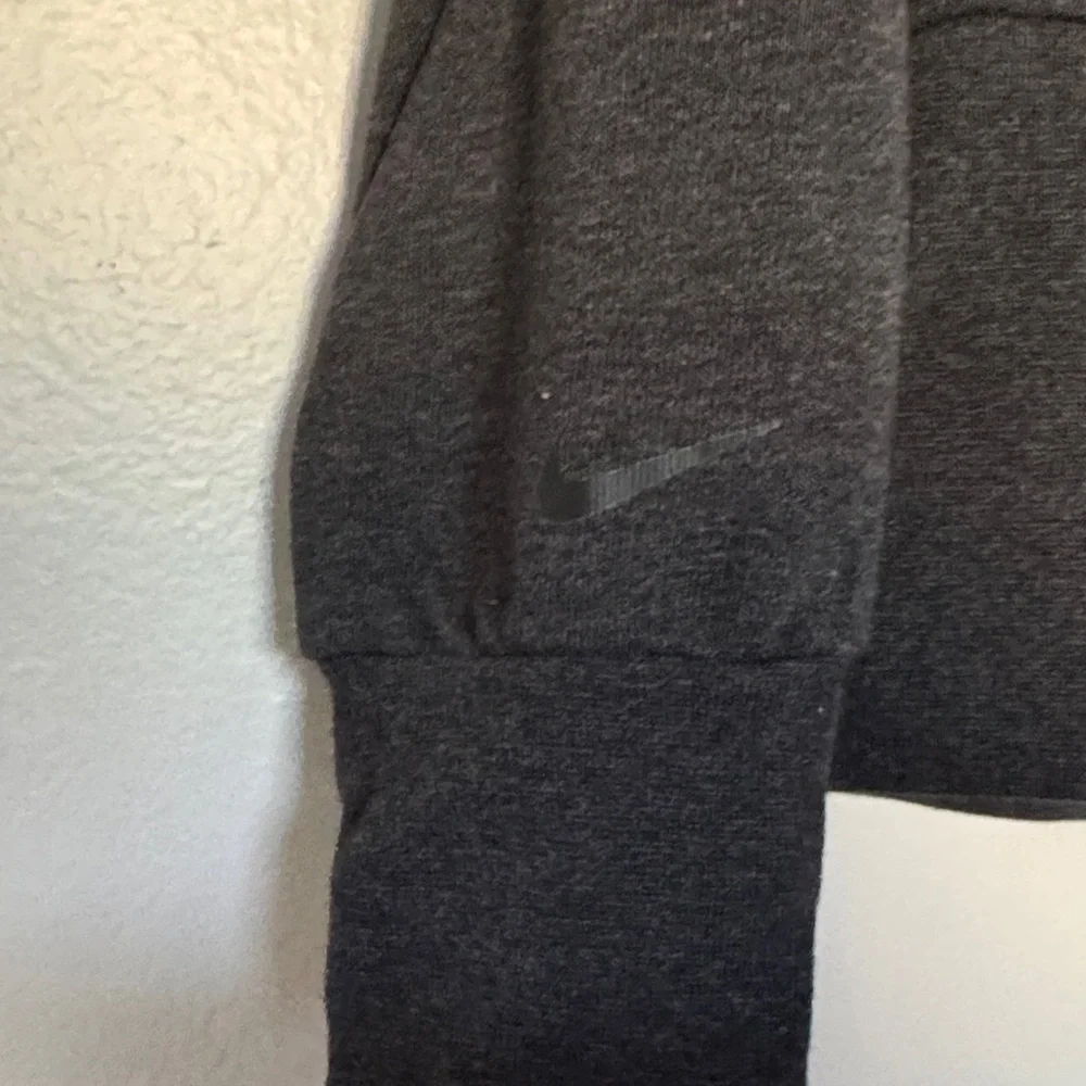 Nike Gray Dri-Fit Cropped Sweatshirt - Picture 5 of 6